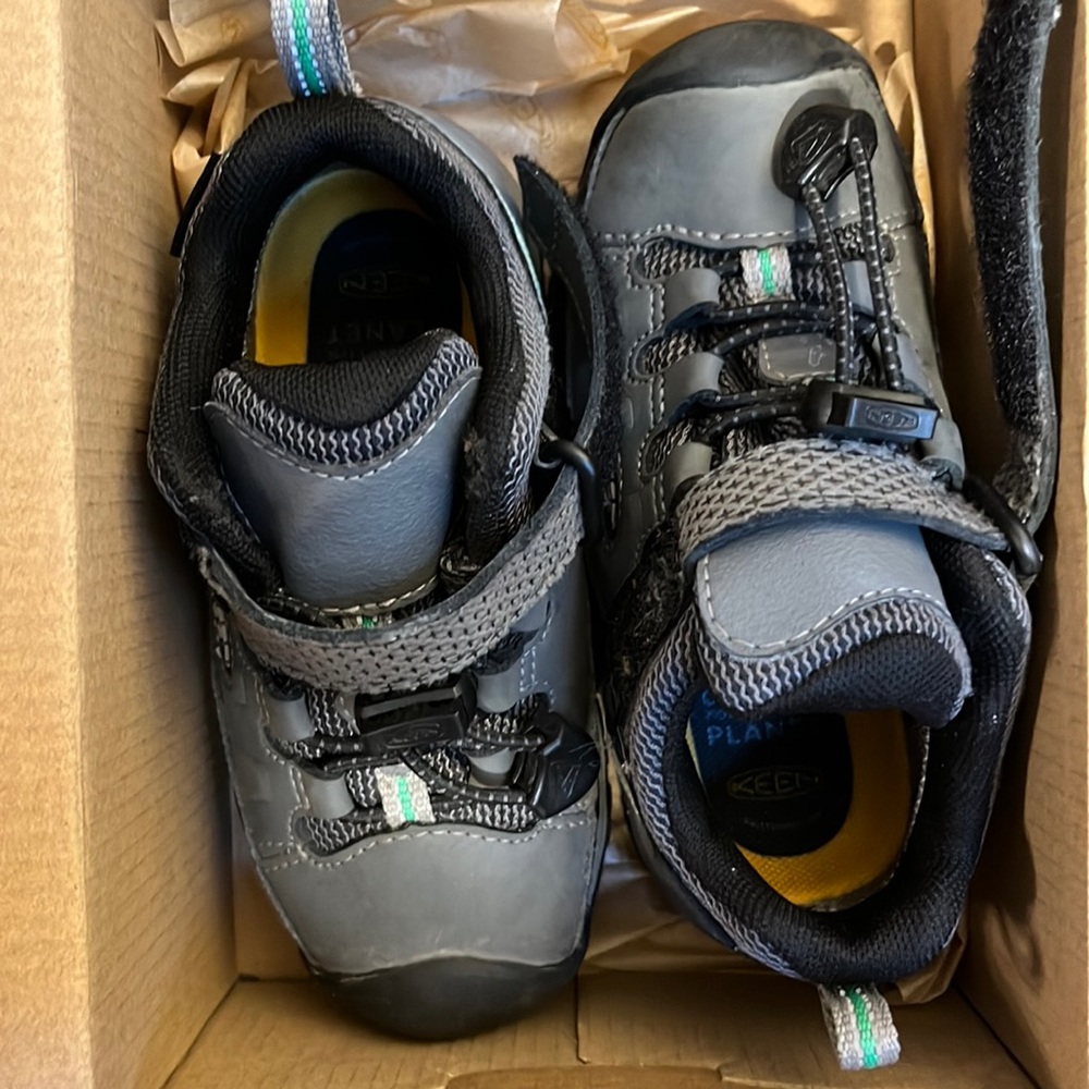 Toddler keen hiking boots